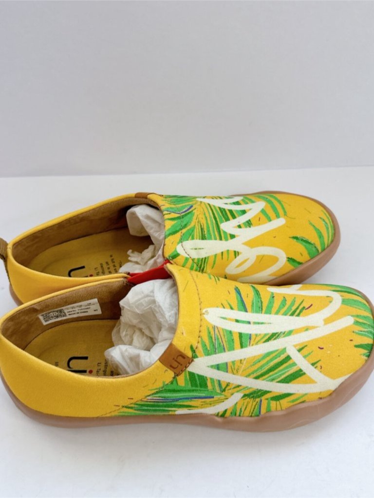 Women's Size 7 Uin Fill Your Passport Yellow Aloha Tropical Slip On Shoes — image 5 of 8